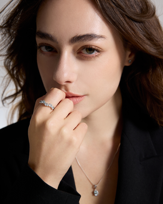 Wave Aquamarine Silver Band