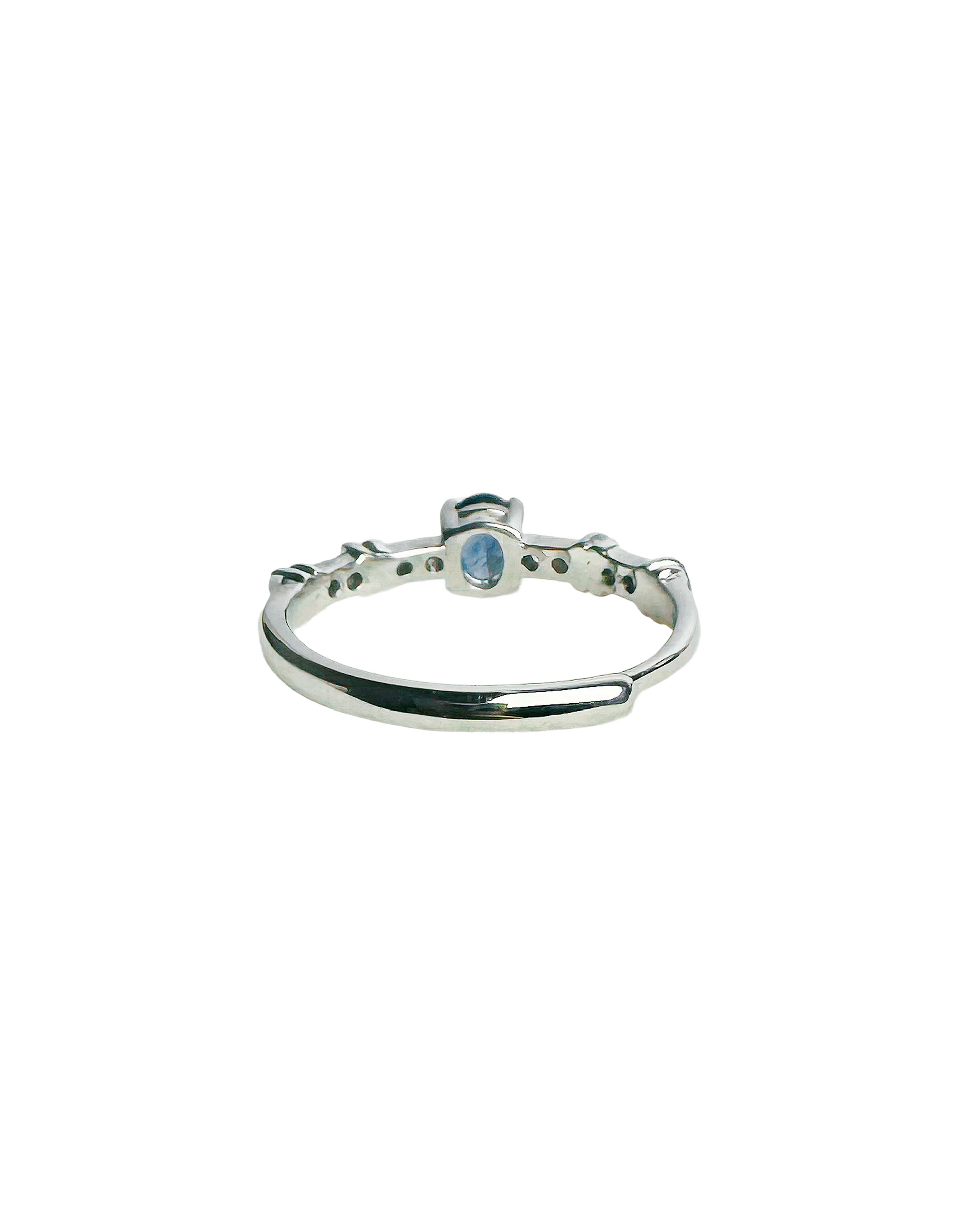 natural blue sapphire silver ring with cubic zirconia on the side back look