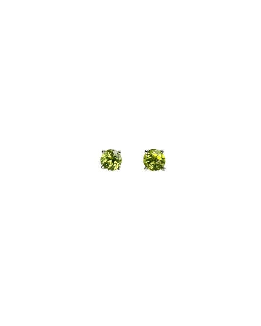 Natural peridot studearrings in 925 sterling silver claw setting.